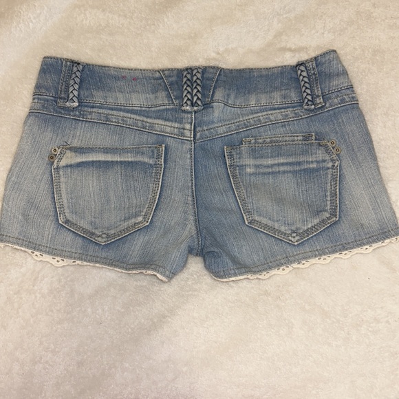 Y2K style low-rise jean shorts - Picture 3 of 3